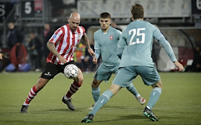 换谁执教 换谁执教